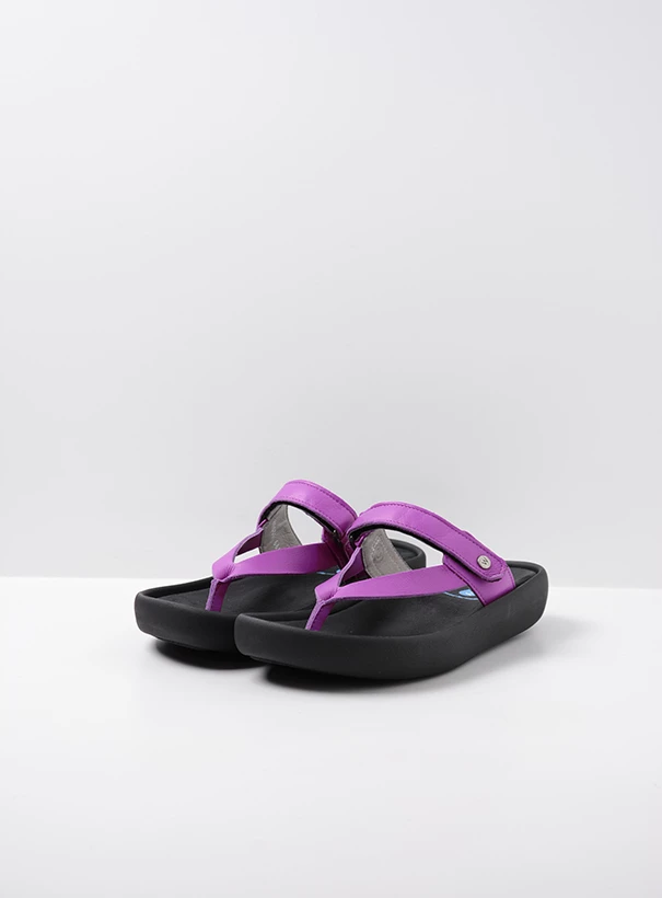 wolky slippers 00821 peace 31660 fuchsia leer front