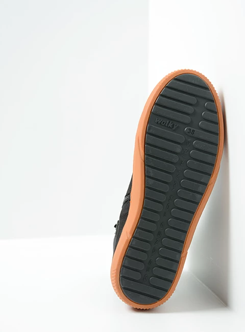 wolky hoge veterschoenen 02075 wheel 11056 zwart oranje nubuck sole