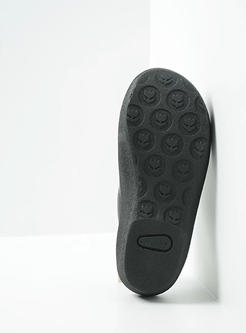 wolky slippers 03201 nassau 30000 zwart leer sole