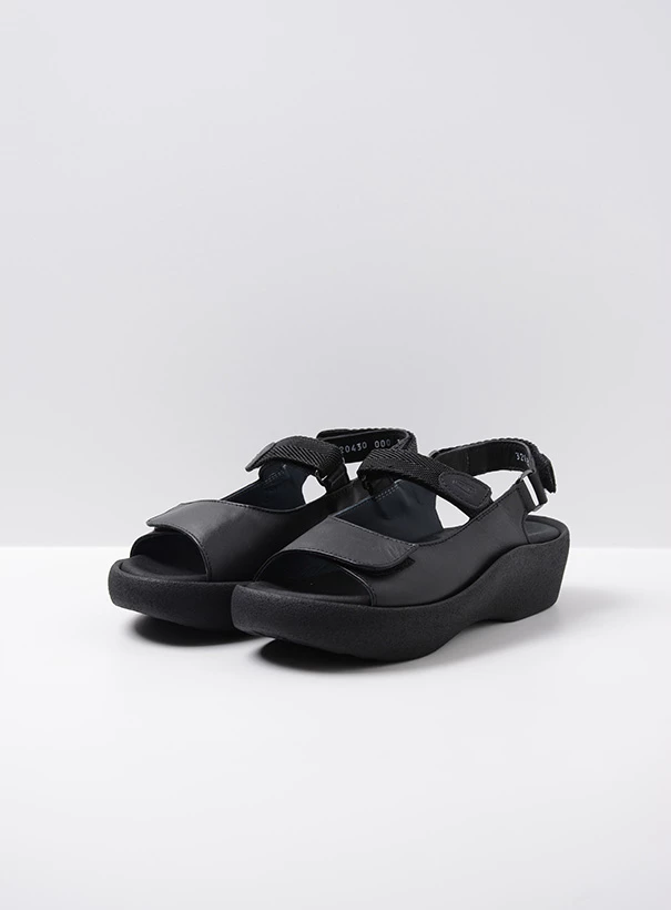 wolky sandalen 03204 jewel 30000 zwart leer front
