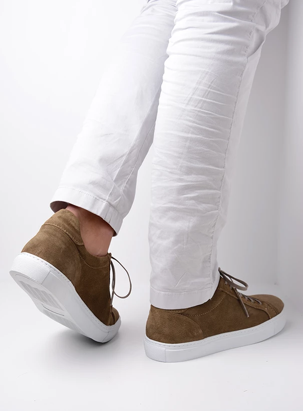 wolky sneakers 09483 forecheck 40150 donker taupe suede detail